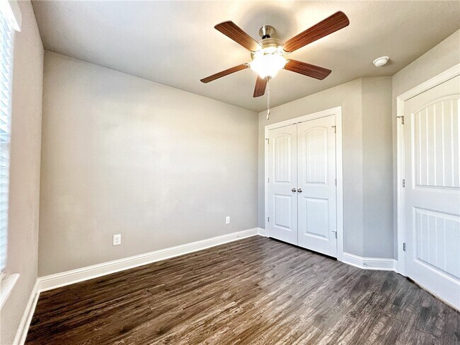 Building Photo - 1721 Charismatic Dr