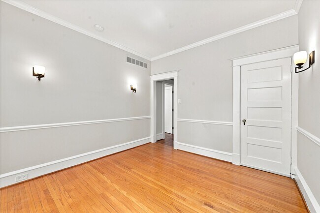 Building Photo - Updated 1 Bed by Brandywine