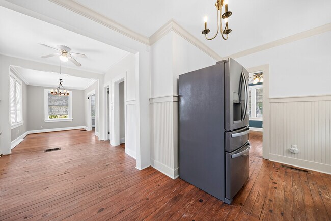 Building Photo - 1237 Owsley Ave