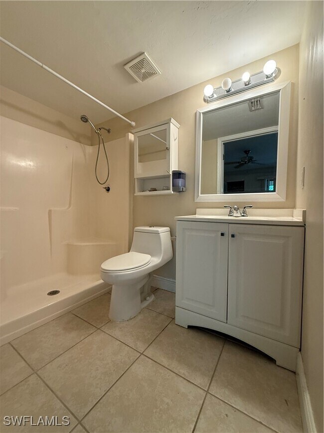 Building Photo - 3806 Guilford Rd