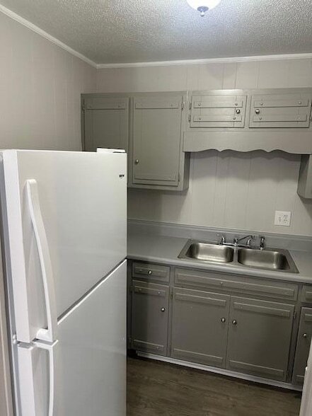 Building Photo - 711 20th St SE