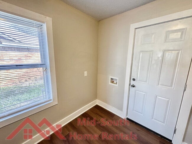 Building Photo - 2071 Hubert Ave