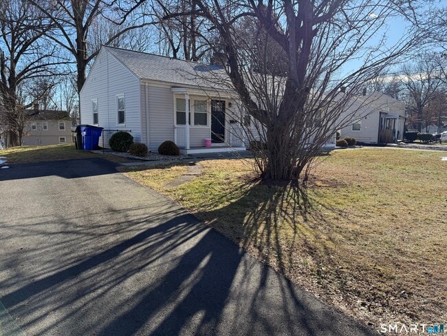 Building Photo - 38 Elmhurst Cir