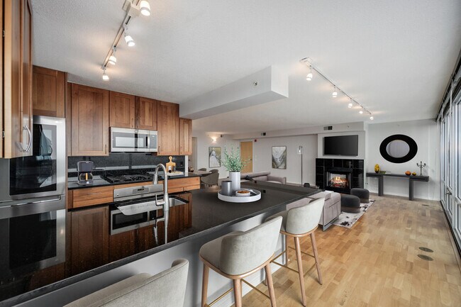 Building Photo - 9725 Woods Dr