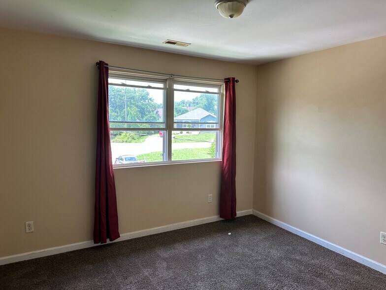 Building Photo - 105 Chesapeake Ct