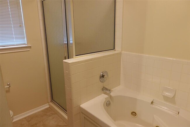 Building Photo - 2928 Thrushwood Dr