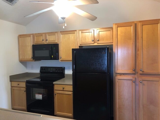 Building Photo - 222 Harts Cove Way