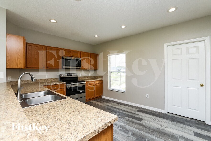 Building Photo - 939 Cumberland Dr