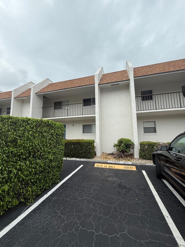 Primary Photo - 2805 SW 22nd Ave