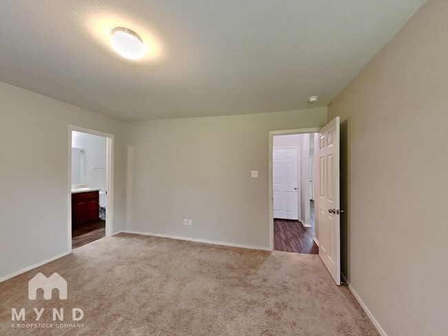 Building Photo - 307 Westwood Dr