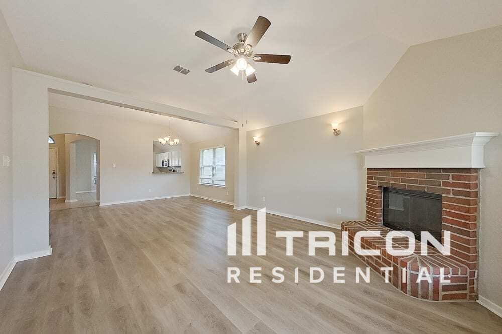 Building Photo - 2213 Wakecrest Dr