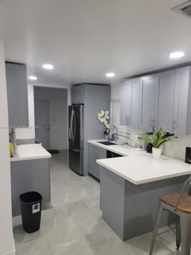 Building Photo - 512 NW 96th St