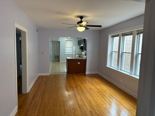 Building Photo - 6429 N Claremont Ave