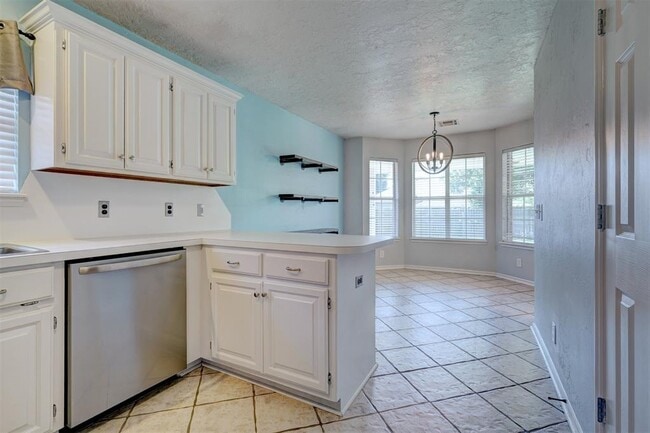 Building Photo - 1019 Dustin Dr