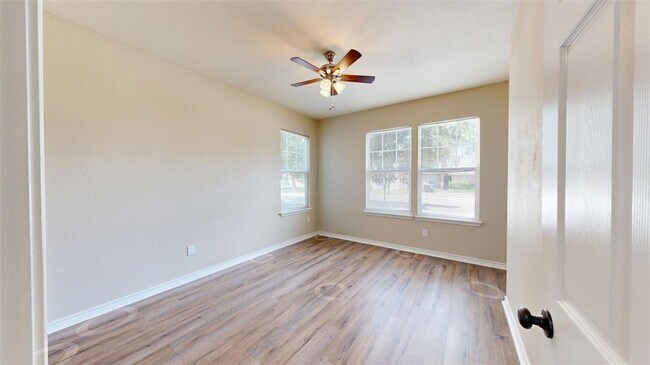 Building Photo - 205 Sterling St