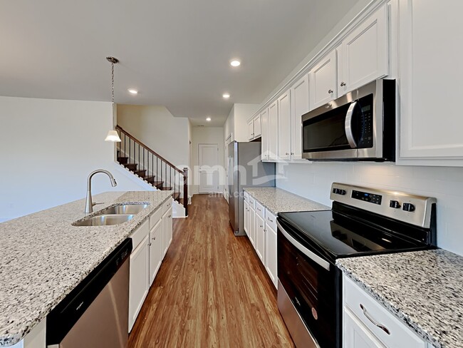 Building Photo - 1349 Pk Pl S