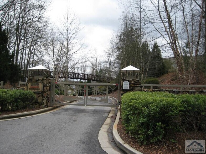 Building Photo - 490 S Barnett Shoals Rd