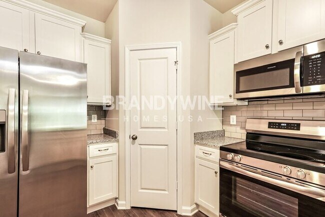 Building Photo - 640 Patmore Dr