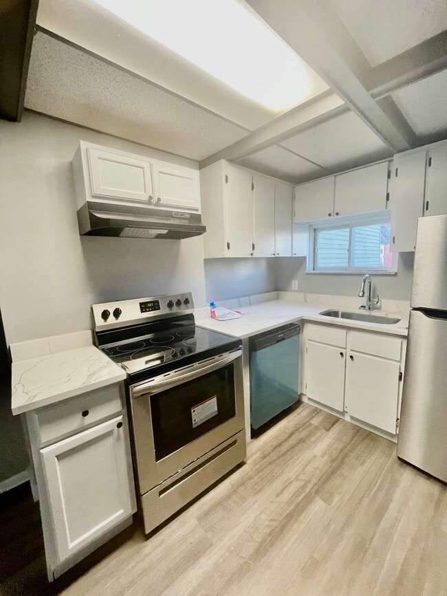 Building Photo - 2 Bed 1 Bath- Pittsburgh Pa