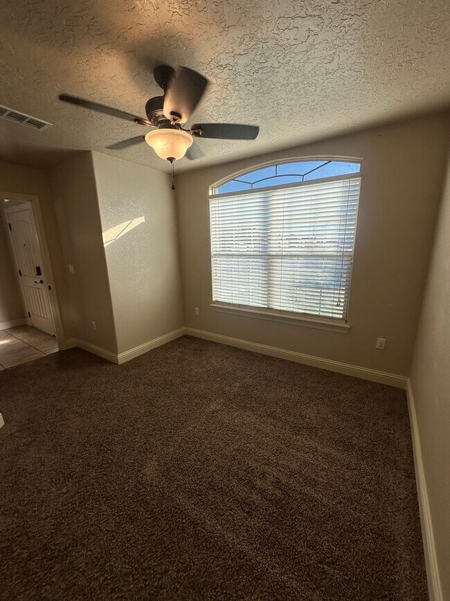 Building Photo - Stunning 4 Bed Home! 3 Car garage ! Mesa School District!