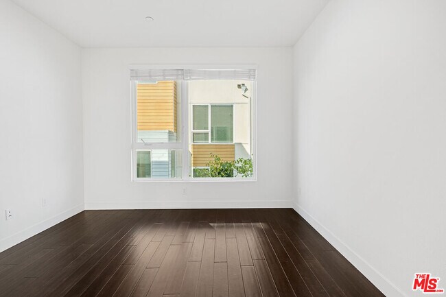 Building Photo - 5637 W Observation Ln