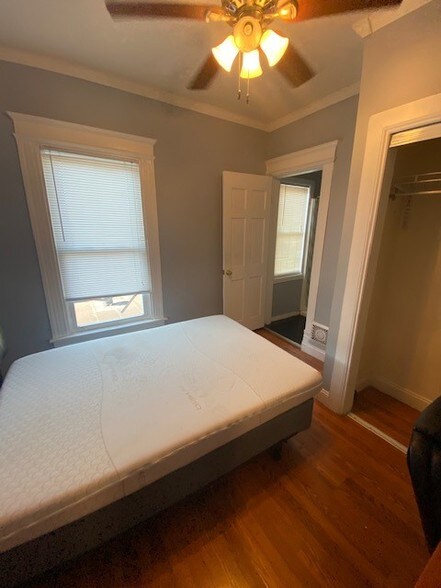 Rm 4 with bathroom - 109 Lexington Ave