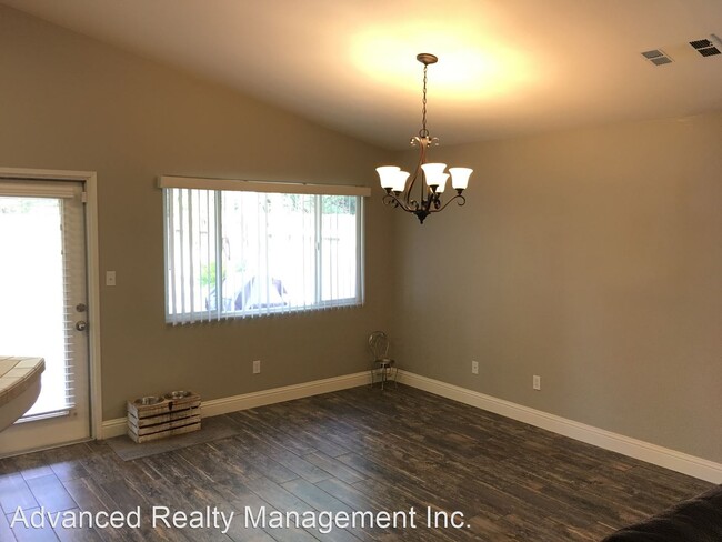 Building Photo - 9912 Grand View Summit Dr