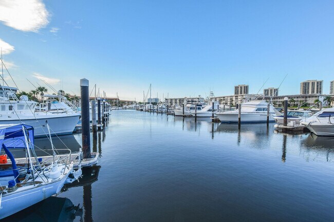 Building Photo - 200 Intracoastal Pl