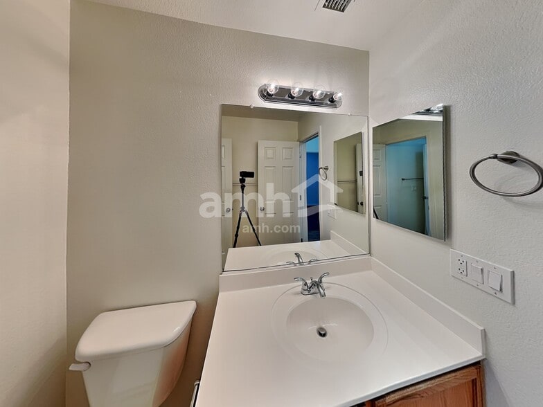 Building Photo - 16200 W Mauna Loa Ln