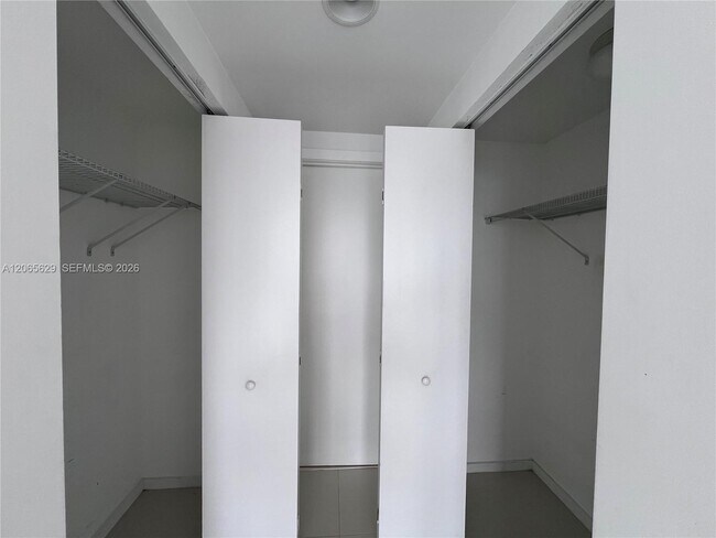 Building Photo - 5300 Paseo Blvd