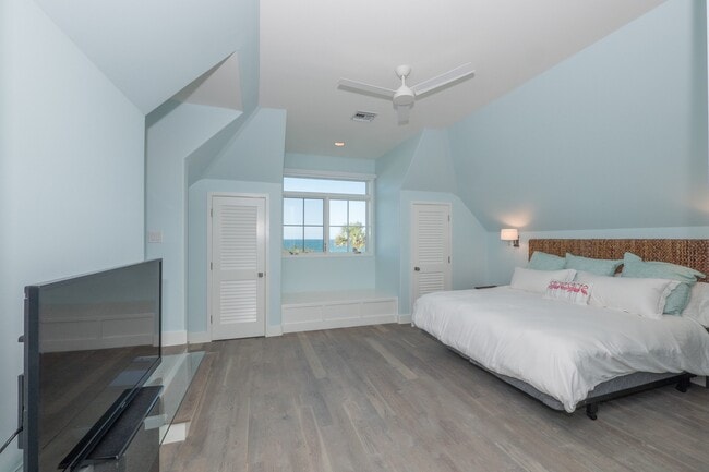 Building Photo - 350 Gulf Blvd