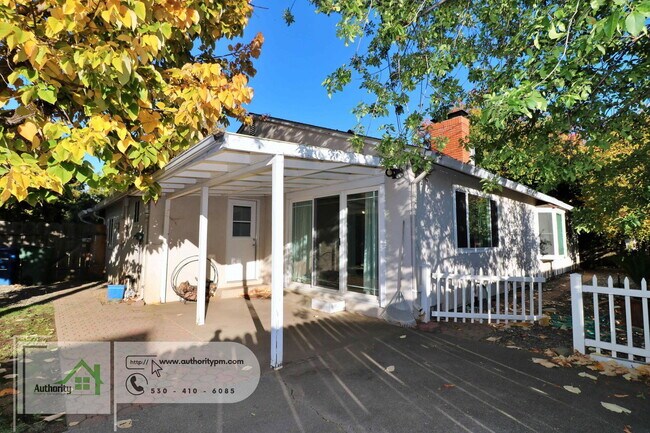 Building Photo - 2202 Canal Dr