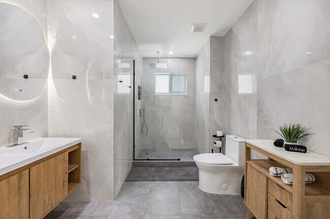 Building Photo - 11121 Griffing Blvd