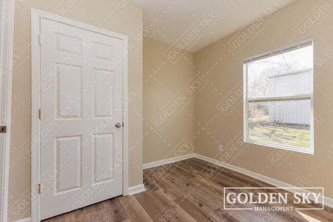 Building Photo - 1611 S Gharkey St