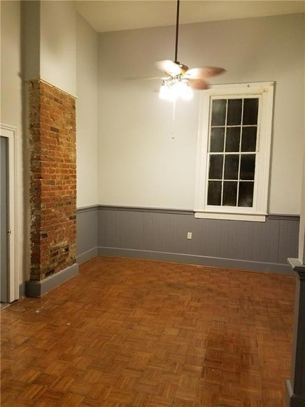 Building Photo - 921 N Miro St