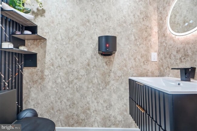 Building Photo - 6314 Barrs Ln