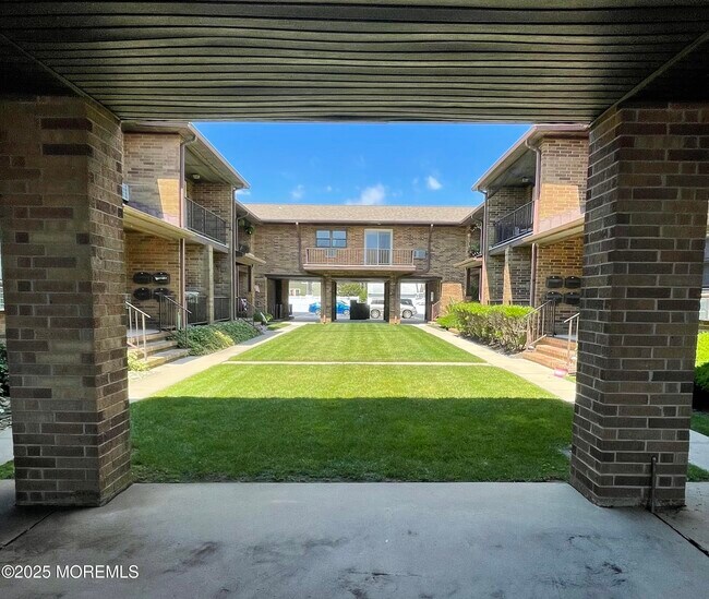 Building Photo - 1501 Ocean Ave N