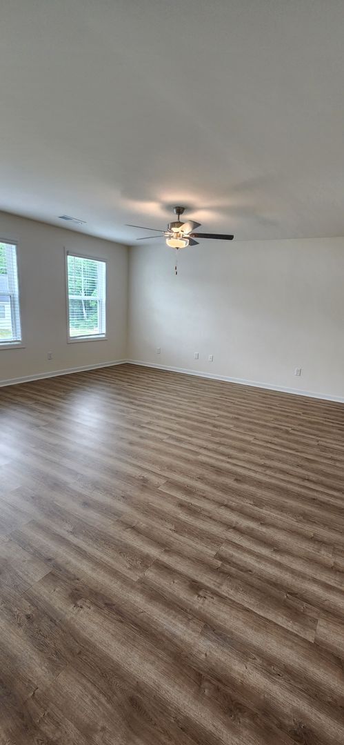 Building Photo - 3BR, 2.5 BA in Hazelwood Subdivision