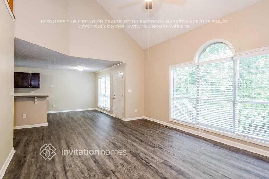 Building Photo - 2624 Sterling Dr NW