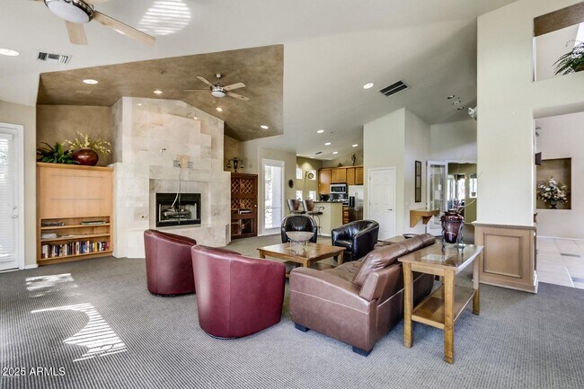 Building Photo - 11375 E Sahuaro Dr