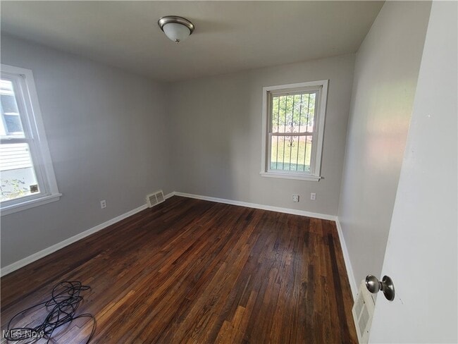 Building Photo - 4287 E 162nd St