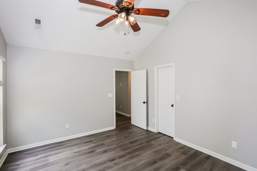 Building Photo - 8620 Warwick Crest Ln