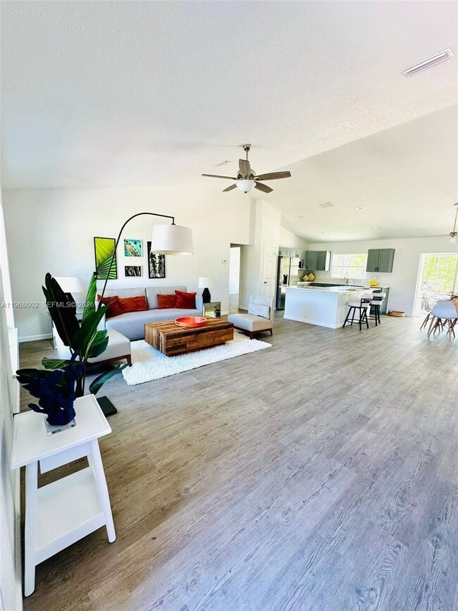 Building Photo - 13731 SW 89 Cir
