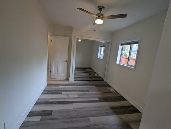 Building Photo - 402 NW 12th St