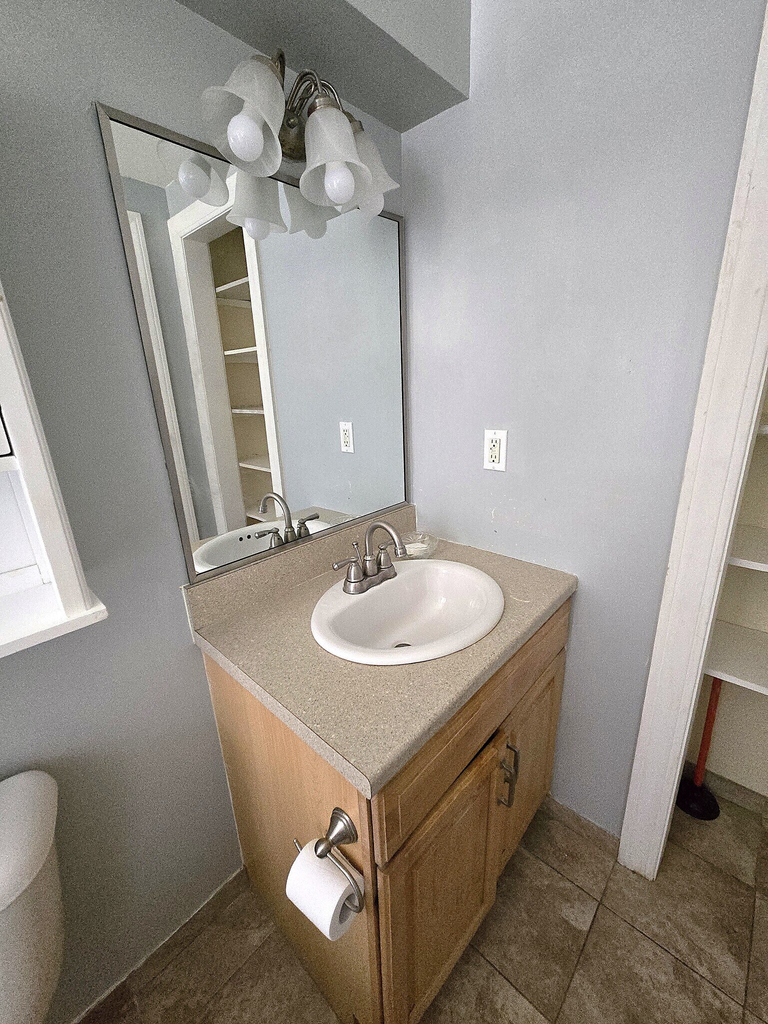 Building Photo - 41 Pine St