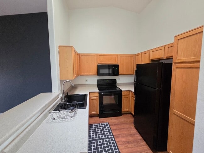 Building Photo - 2 bed / 2 Bath Townhouse in Mesa!