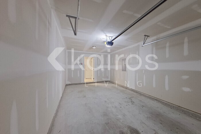 Building Photo - 945 Clayton Ct