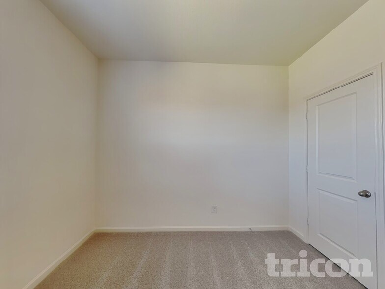 Building Photo - 12712 Big Rnch Rd