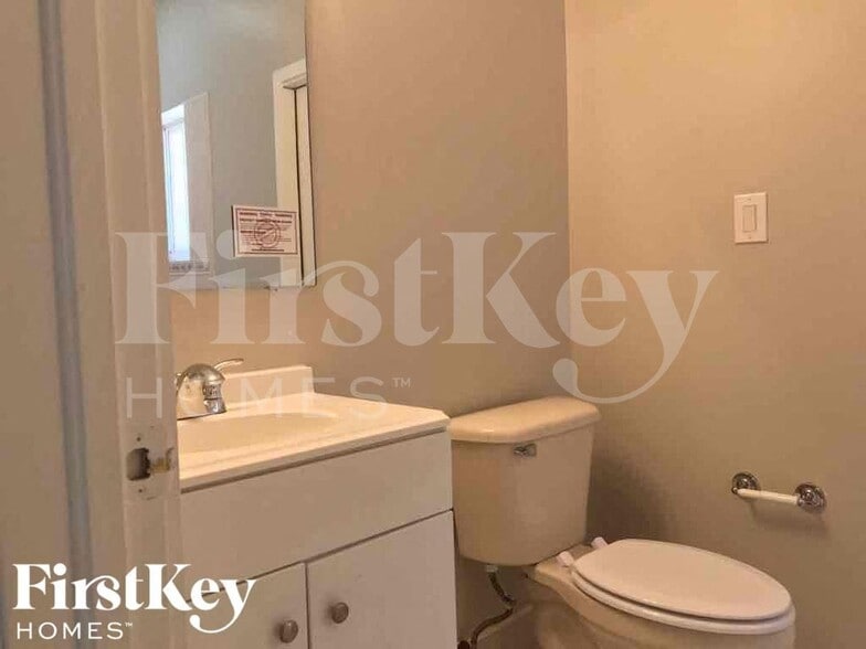 Building Photo - 15320 SW 141st Ct