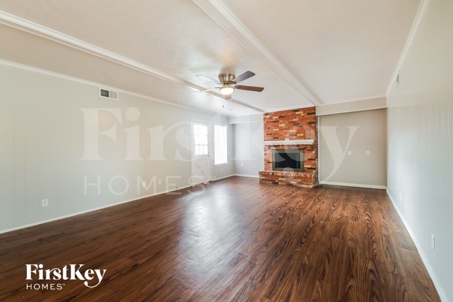 Building Photo - 4301 Augusta Dr